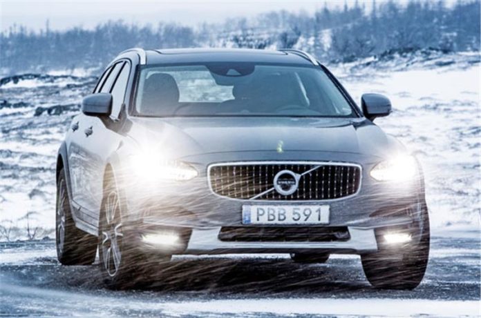 Volvo Launching V90 Cross Country Tomorrow - MotorUse